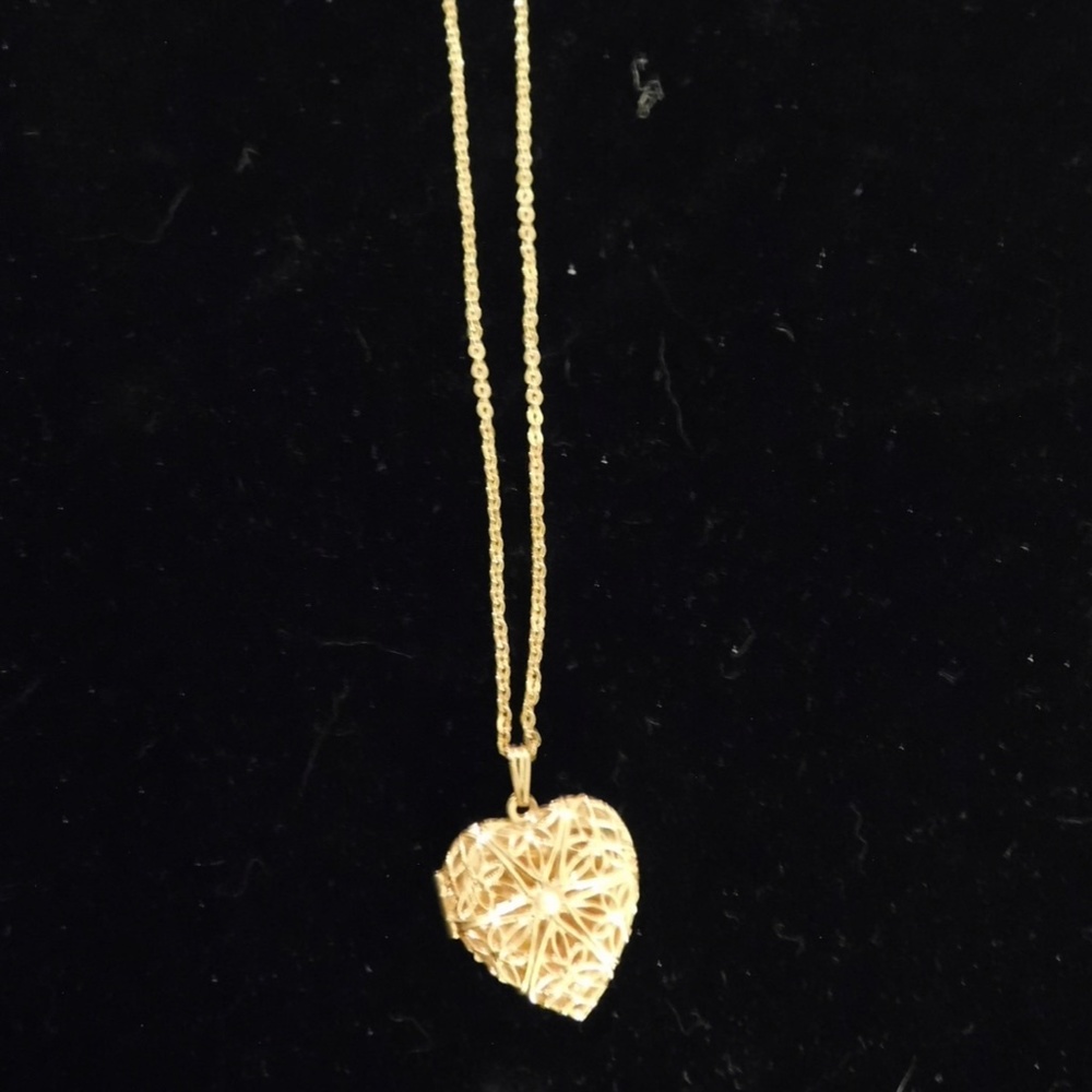 Gold Heart Locket Gold Chain